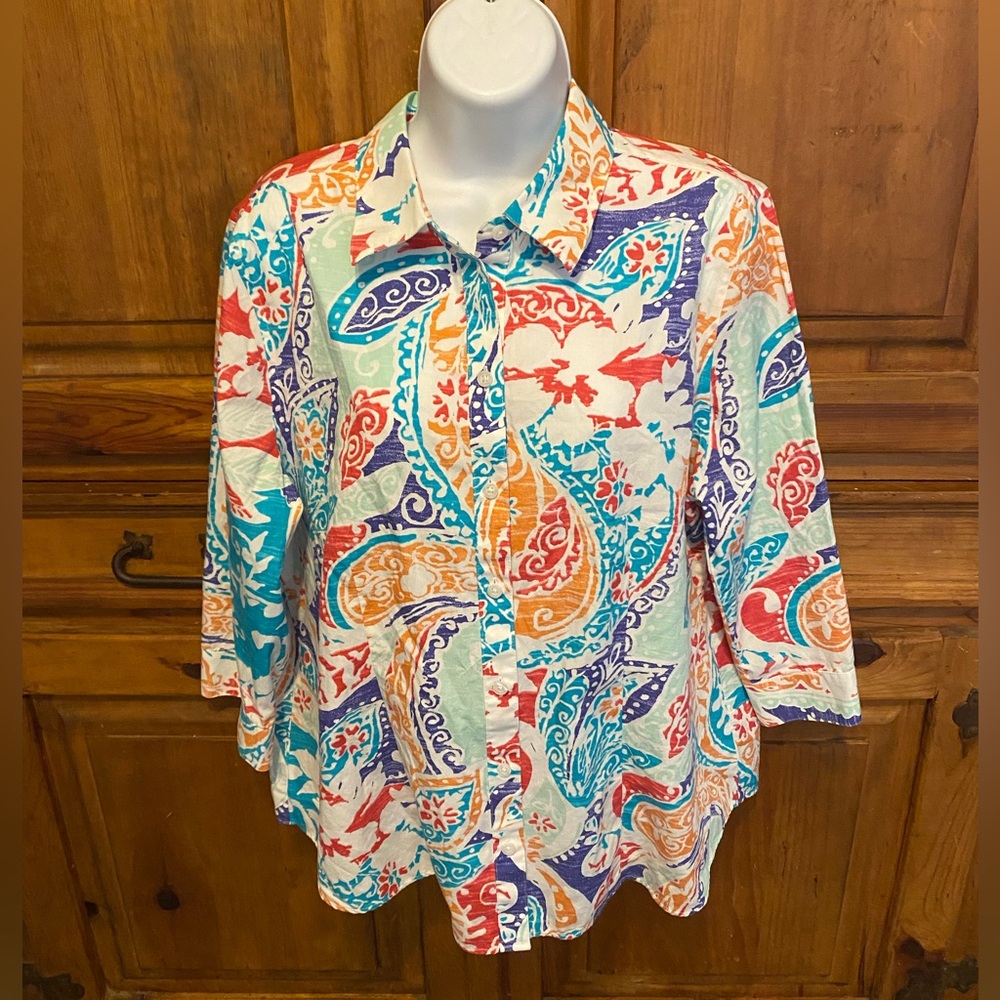Chicos wrinkle resistant three quarter sleeve button up blouse top size 2